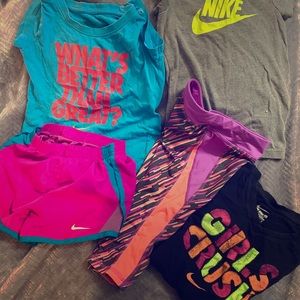 Girls Nike bundle size 4/5!